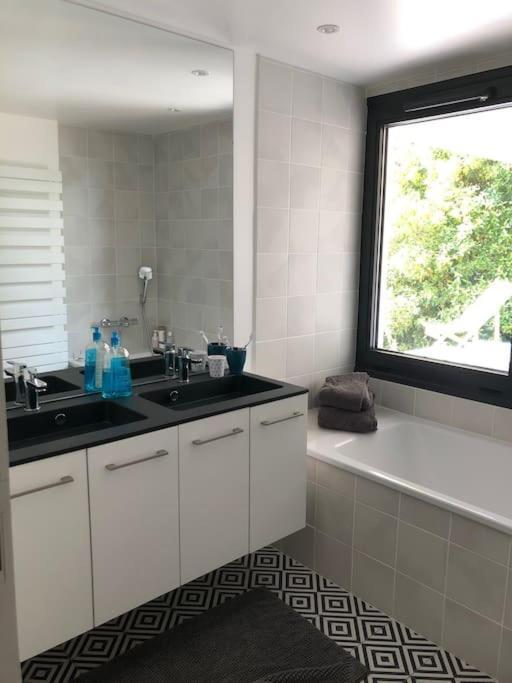 מנטון סן ברנרד Maison De Vacances 220M2 Vue Lac Et Chateau מראה חיצוני תמונה